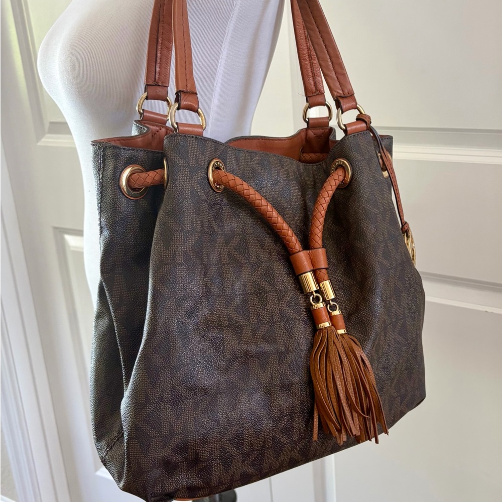 MICHAEL Michael Kors Brown Shoulder Leather Bag with Tassel